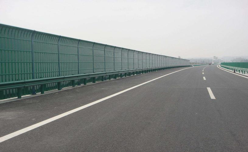 <a href=http://www.rhinetj.com/news_article.html?news_id=140>高速公路声屏障</a>